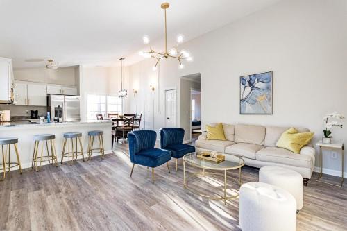 Durham Casa | Home with master suite 15 from RTP & Dtown Durham