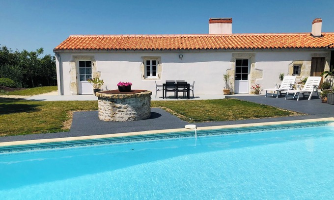 Marans Casa | Home with swimming pool, La Rochelle and the Marais Poitevin, for 2 to 5 people.