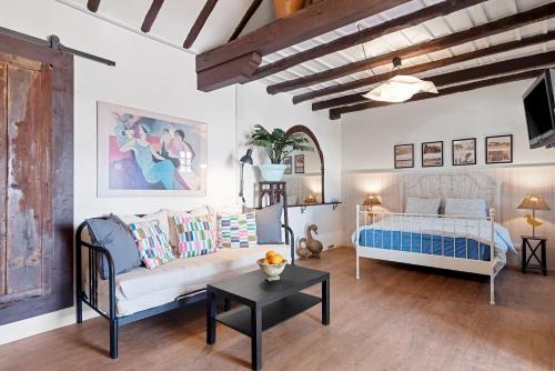 Telde Chalet De Esquí | Home2Book Charming Rustic Retreat in Telde
