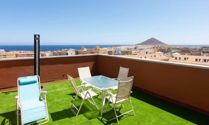 El Medano Apartamento | Home2Book Duplex El Medano Pool & Terrace