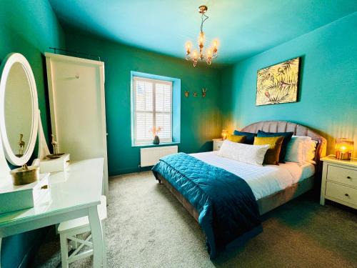 South Charlton Casa | HomeDecor Cottages - Castle Walk House