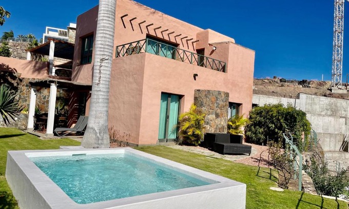 Salobre Casa | HomeForGuest Salobre Villa, 5pax, pool and great views