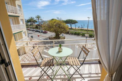Pineda de Mar Apartamento | HomeHolidaysRentals Eiffel - Costa Barcelona