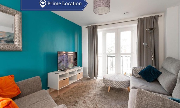 Stoke-on-Trent Apartamento | Homely 4BD Townhouse - Next to Hanley Park