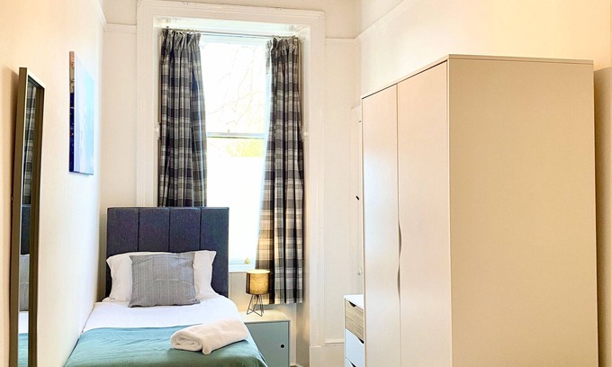 Paisley Apartamento | Homely Apartment in Historic Centre