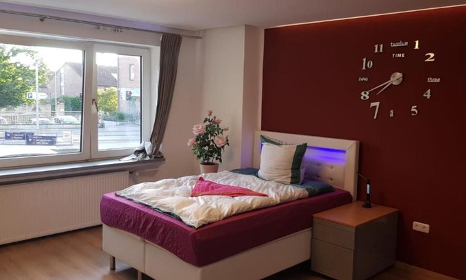 Wuelfel Apartamento | Homely Apartments near Metro Station