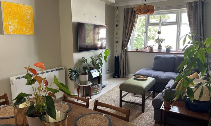 Walton-on-Thames Apartamento | Homely flat in Surrey, Sleeps 3, family friendly