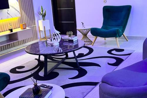Ofin Apartamento | Homely Shortlet Apartment LBS, AJAH