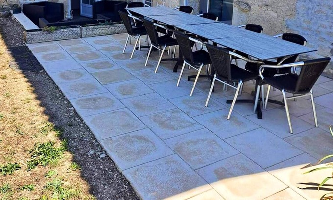 Saint-Mande-sur-Bredoire Casa | Homerez - Large house for 12 people with terrace in Saint-Mandé-sur-Brédoire
