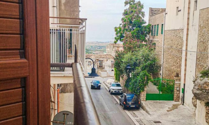 Alcamo Historic Center Apartamento | Homerez - ¡A 200 m de la playa! Apartamento para 2 pers. con balcón en Alcamo