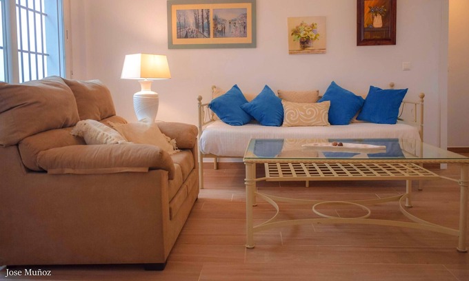 Penaflor Apartamento | Homerez - Amazing appartement for 4 ppl. at Peñaflor