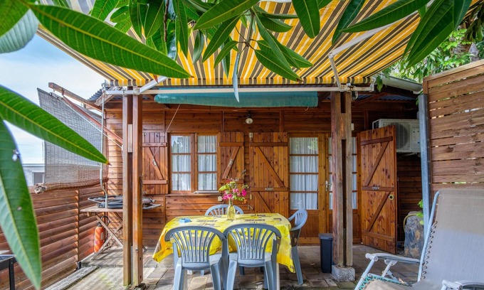 Plateau-Caillou Casa | Homerez - Bungaló a 8 km de la playa para 2 pers. con jardín en Saint Paul