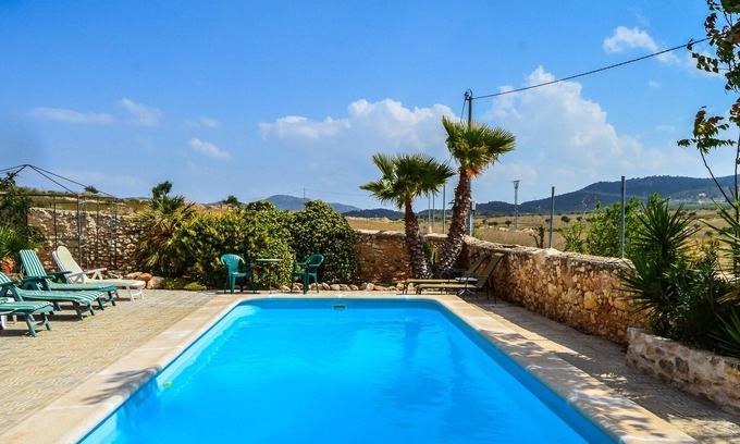 Abanilla Chalet De Esquí | Homerez - Chalet a la montaña para 28 pers. con piscina y terraza en Abanilla