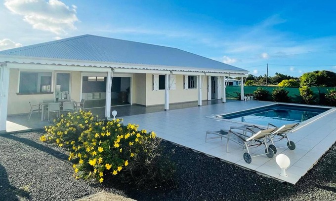 Dubedou Villa | Homerez - Villa a 1 km de la playa para 7 pers. con piscina en Saint-François