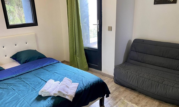 Centre Casa | Homerez - Bonita casa para 5 pers. con jardín y terraza en Montmorency