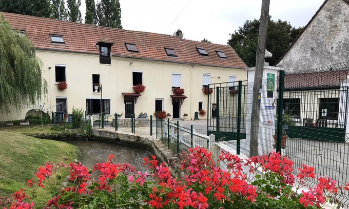 Viarmes Casa | Homerez - Grande casa para 35 pers. con jardín y terraza en Viarmes