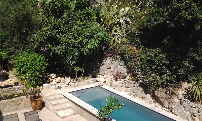 Aramon Casa | Homerez - Grande casa para 9 pers. con piscina y terraza en Aramon
