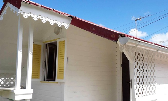 Fontaine de Moutte Casa | Homerez - Bungaló para 2 pers. con jardín y terraza en Fort-de-France
