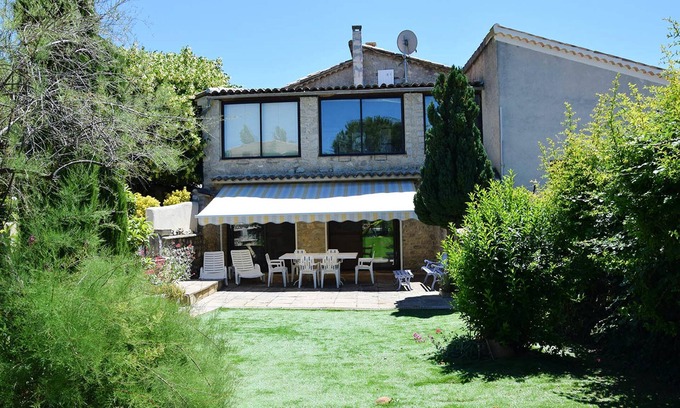 La Roche-sur-le-Buis Apartamento | Homerez - Apartamento para 6 pers. con piscina y jardín en La Roche-sur-le-Buis