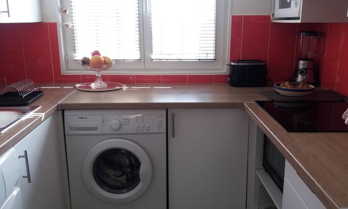 Paray-Vieille-Poste Apartamento | Homerez - Apartamento en Paray, terraza