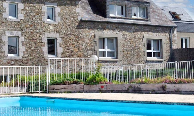 Montmartin-sur-Mer Apartamento | Homerez - Apartamento Montmartin-sur-Mer