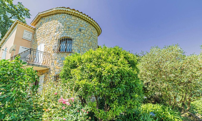 Le Bar-sur-Loup Apartamento | Homerez - Apartamento en Bar-sur-Loup