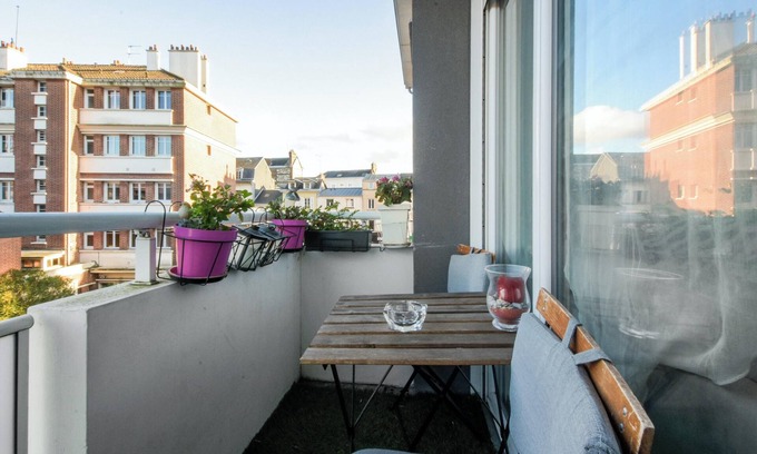 Centre Ville Rive Gauche Apartamento | Homerez - Apartamento en Rouen, balcón, vista ciudad.