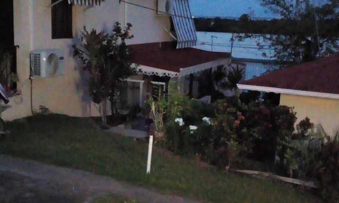 Goyave Apartamento | Homerez - Apartamento - Vista al mar en Goyave