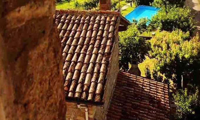 Monte San Pietro Apartamento | Homerez - Bonito apartamento para 4 pers. con piscina compartida y spa
