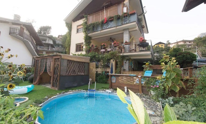 Villa-Nabian Apartamento | Homerez - Appartement for 4 ppl. with shared pool and garden at Villa-nabian