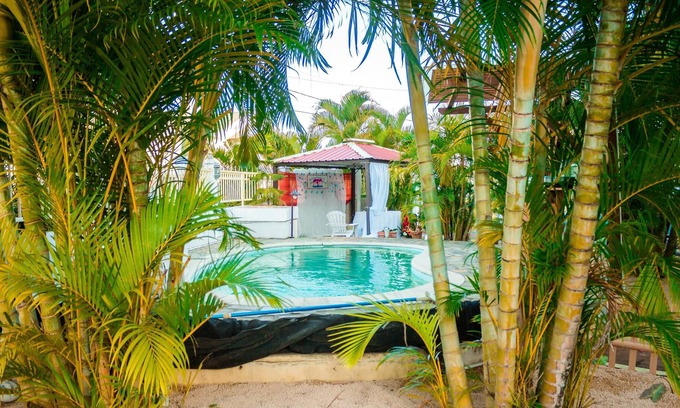 Pereybere Apartamento | Homerez - Apartamento a 600 m de la playa para 4 pers. con piscina compartida