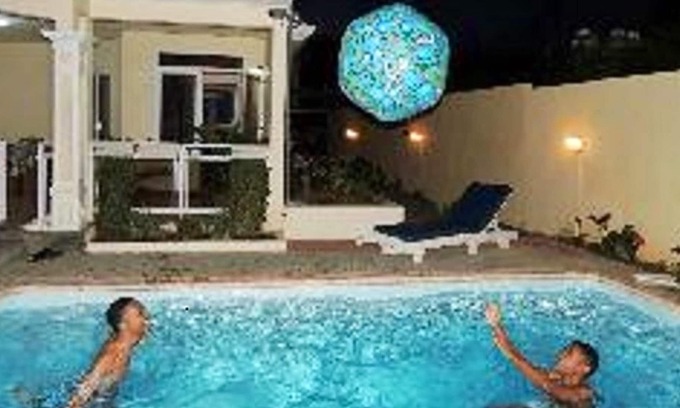 Grand-Baie Apartamento | Homerez - Apartamento a 400 m de la playa para 4 pers. con piscina compartida