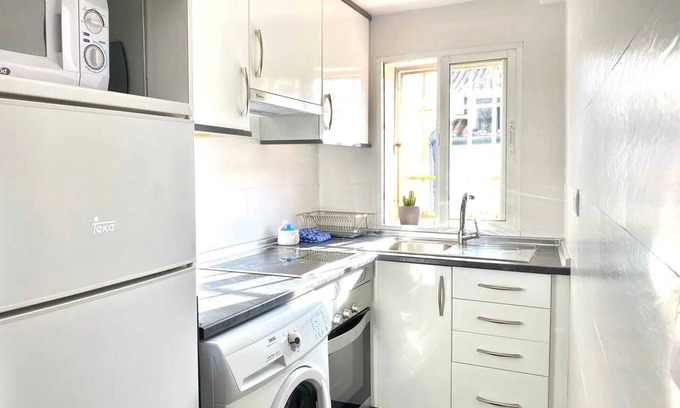 Barrio de La Latina Apartamento | Homerez - Apt Madrid - Pets Allowed
