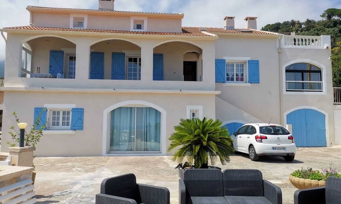 Bastia Apartamento | Homerez - Apto con vistas en Bastia.