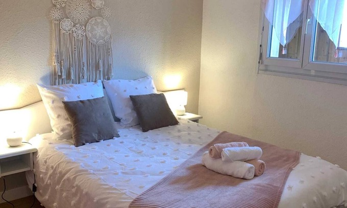 Bagneres-de-Bigorre Apartamento | Homerez - Apartamento Bagnères-de-Bigorre