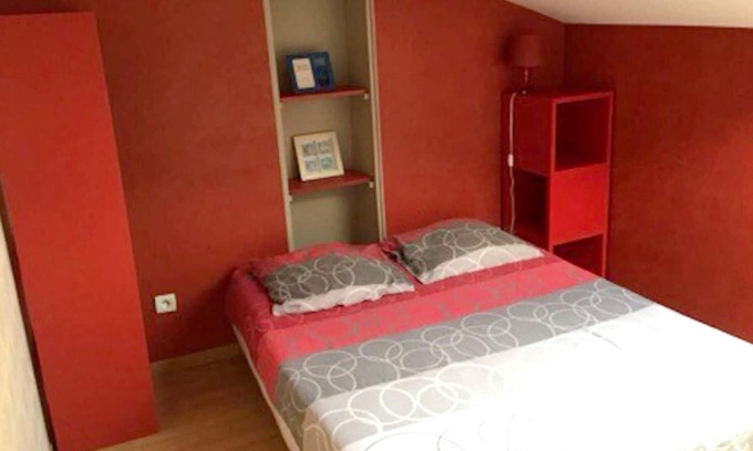 Roanne Apartamento | Homerez - Beautiful apartement for 4 ppl. with garden and terrace at Roanne