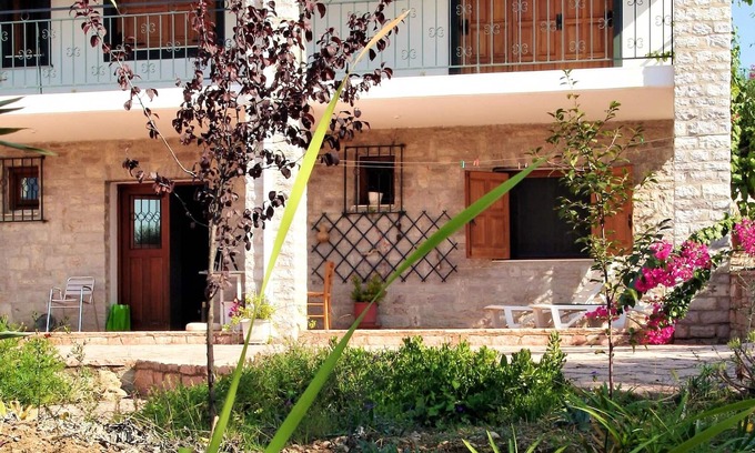 Skafidia Apartamento | Homerez - Apartamento a 2 km de la playa para 4 pers. con jardín en Pirgos