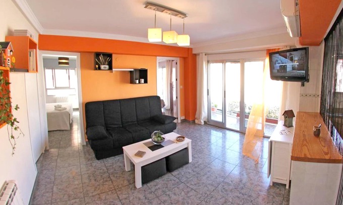 Villena Apartamento | Homerez - Bonito apartamento para 6 pers. con balcón en Villena