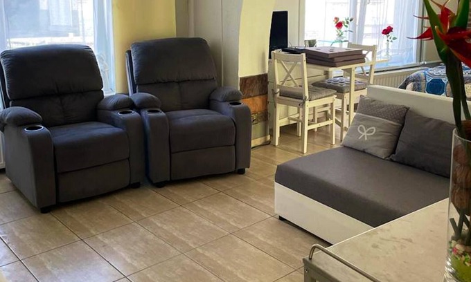 Roux Apartamento | Homerez - Beautiful studio for 4 ppl. with terrace at Charleroi