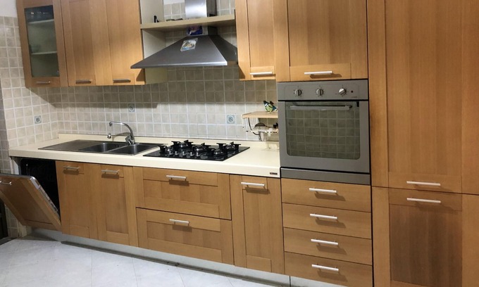 Giffoni Valle Piana Apartamento | Homerez - Gran apartamento para 9 pers. con balcón en Catelde