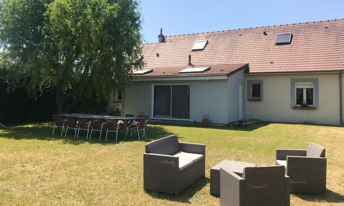 Tour-en-Sologne Casa | Homerez - Grande casa para 15 pers. con jardín en Tour-en-Sologne
