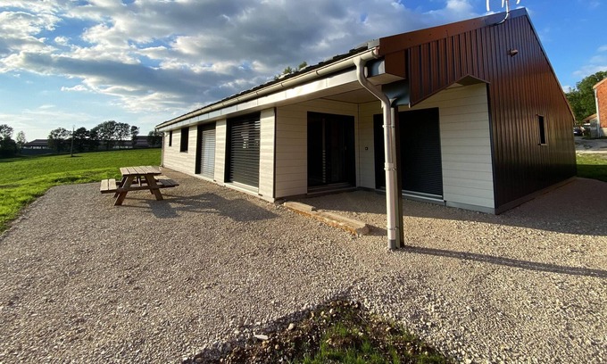 Cerniebaud Casa | Homerez - Grande casa para 9 pers. con terraza en Cerniébaud