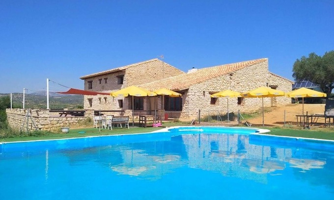 La Salzadella Villa | Homerez - Villa para 16 pers. con piscina, jardín y terraza en La Salzadella