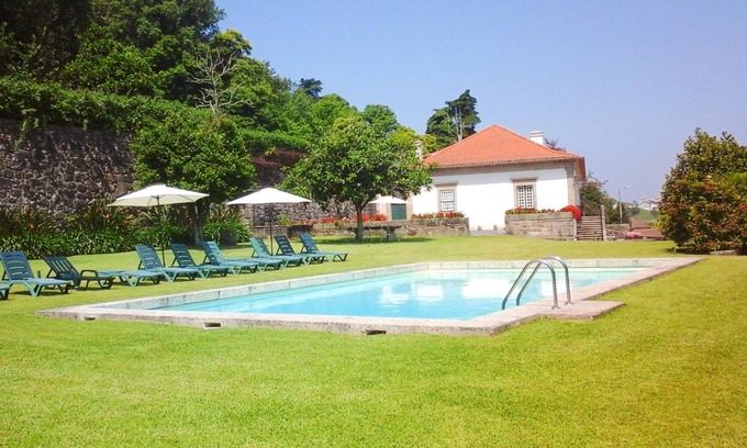 Santo Tirso Villa | Homerez - Grande villa para 12 pers. con piscina y terraza en Santo Tirso