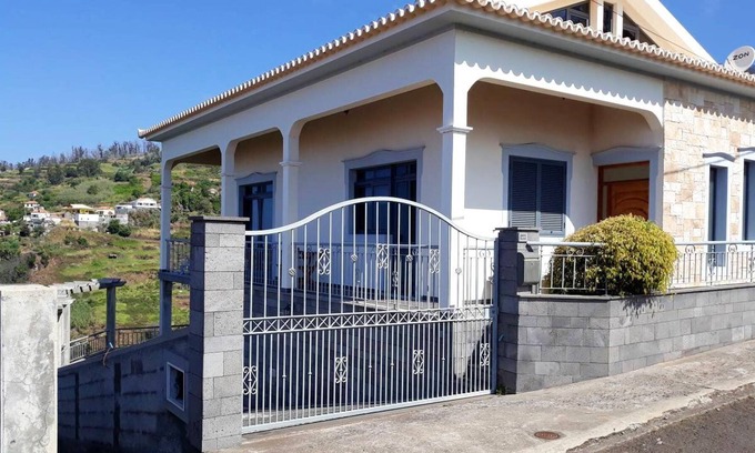 Calheta Apartamento | Homerez - Bright Apartment, Sea View, 100 sqm