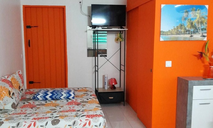 Petit-Bourg Casa | Homerez - Bungaló a 15 km de la playa para 2 pers. con jardín en Petit-Bourg