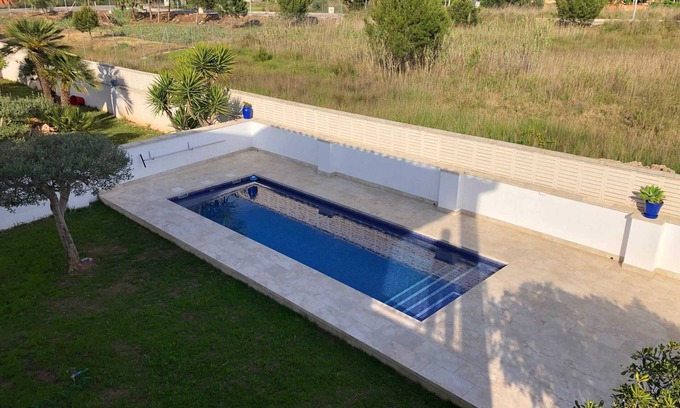 Castello de la Plana Villa | Homerez - Villa confortable con piscina en Castellón