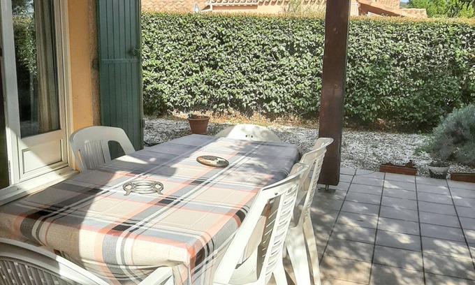 Eyguieres Casa | Homerez - Casa encantadora en Eyguières con piscina compartida