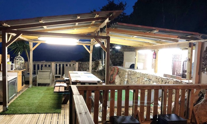 Olmeto Chalet De Esquí | Homerez - Chalet a la montaña para 5 pers. con piscina y vistas al mar en Olmeto