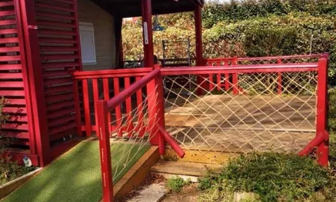 Estang Chalet De Esquí | Homerez - Acogedora cabaña con vistas al lago